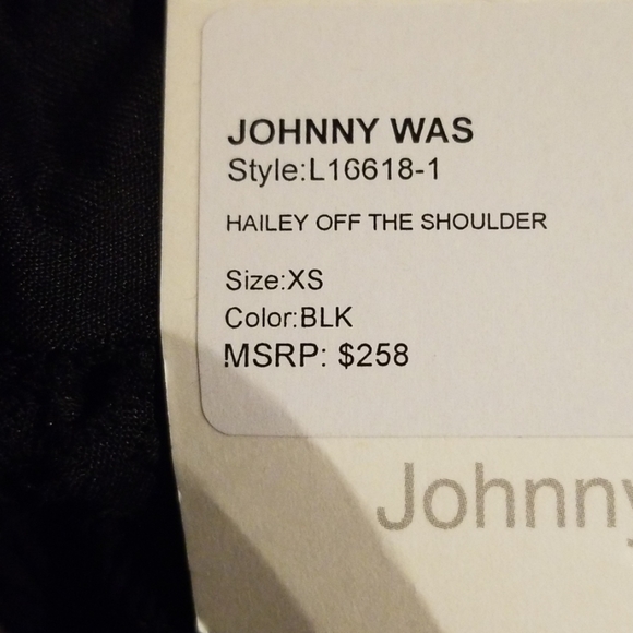 Johnny was HAILEY OFF THE SHOULDER❣❣ - Picture 5 of 6